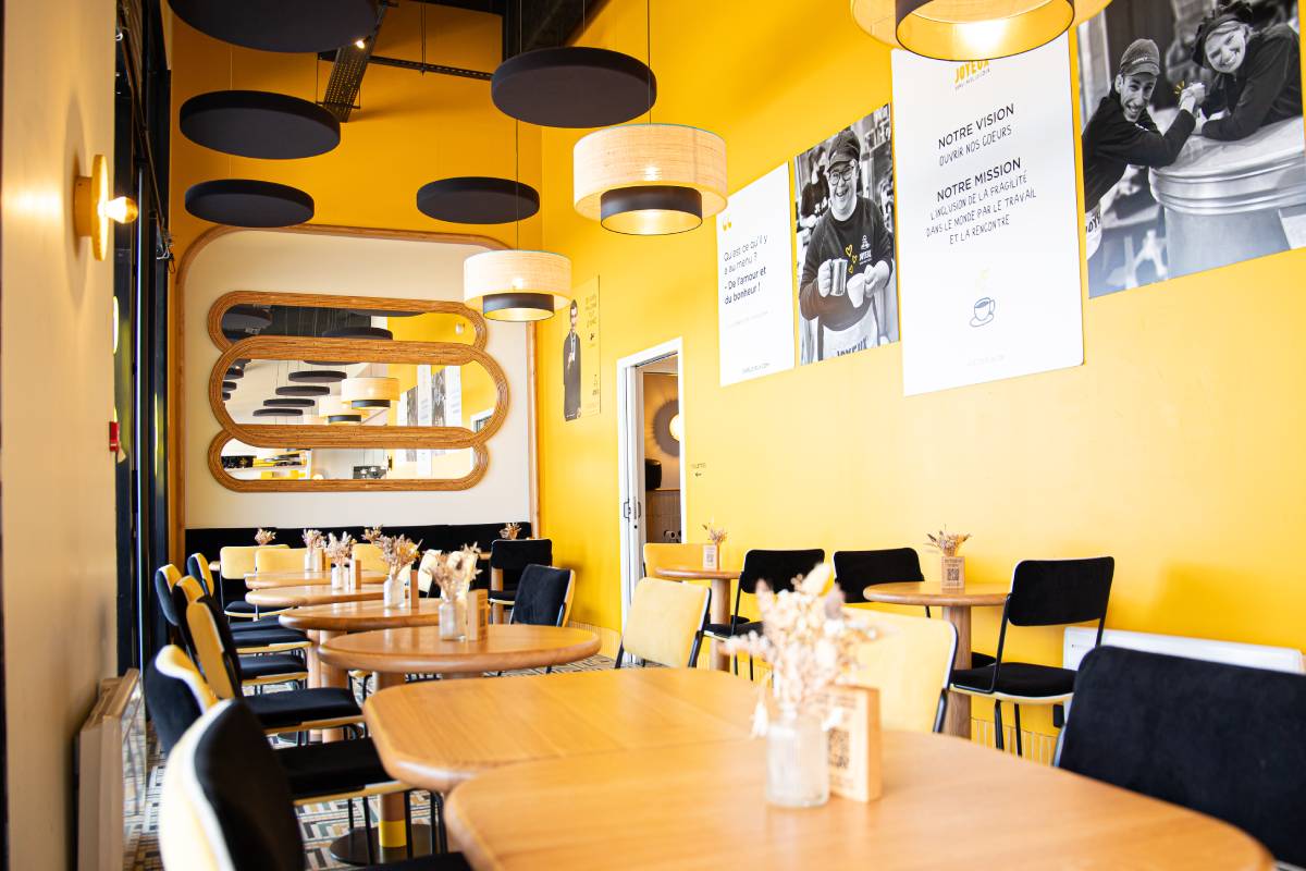 Café Joyeux Bord'eau Village - intérieur