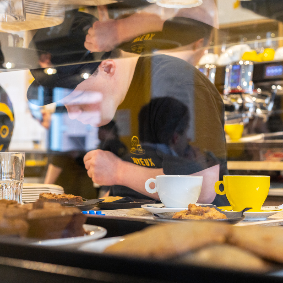 Café Joyeux Bruxelles : inclusion professionnelle des personnes en situation de handicap dans le monde du travail ordinaire