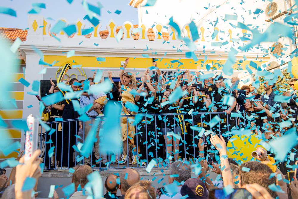 Inauguration festive d'un troisième Café Joyeux à Cascais au Portugal