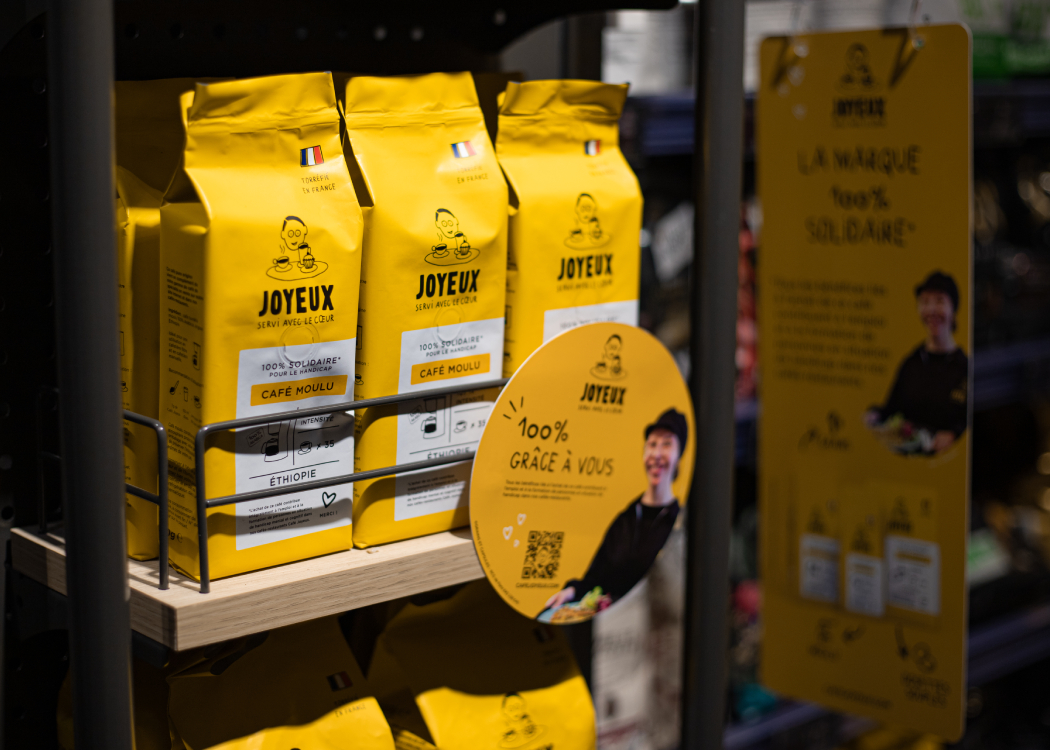 Paquets de cafés Café Joyeux dans les rayons de Monoprix